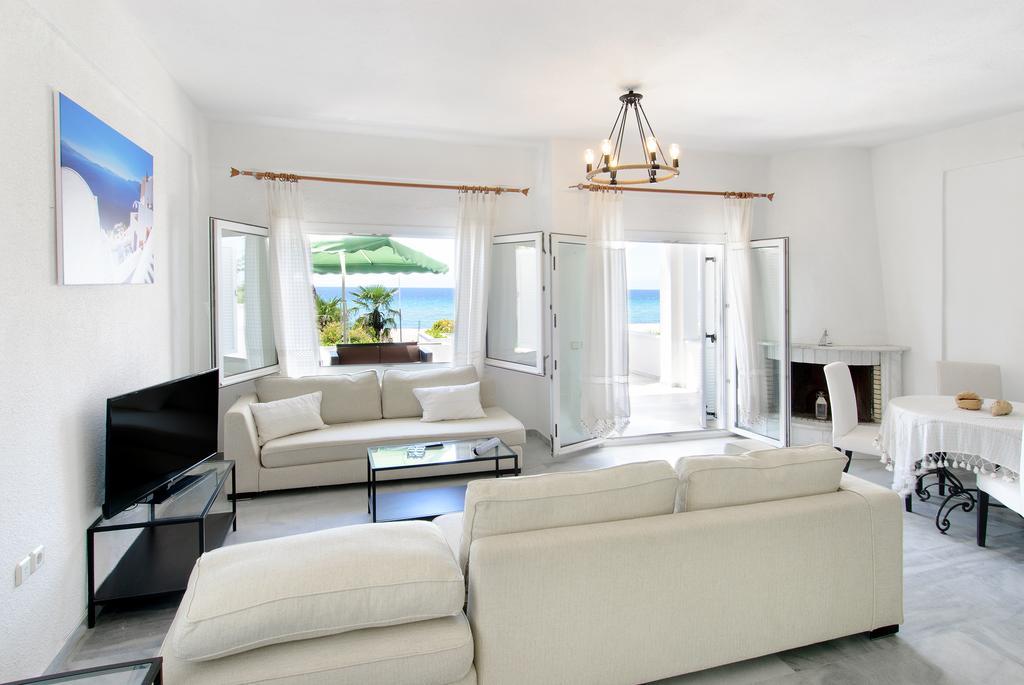 Beach Front Villa Nea Kallikrateia Buitenkant foto