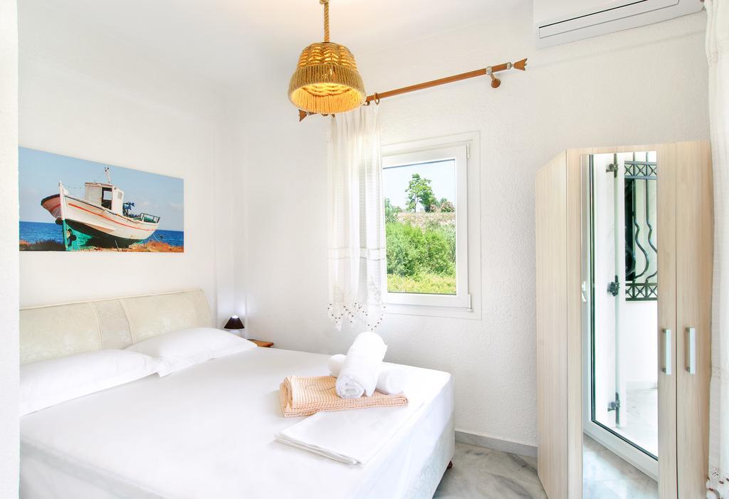 Beach Front Villa Nea Kallikrateia Buitenkant foto